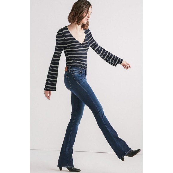 SOLD* Lucky Brand Mid Rise Lolita Boot Jeans - Picture 2 of 8